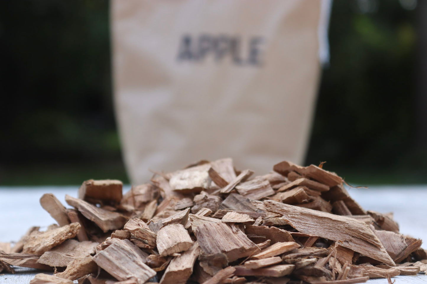 Love Logs British apple smoking chips in pile on table