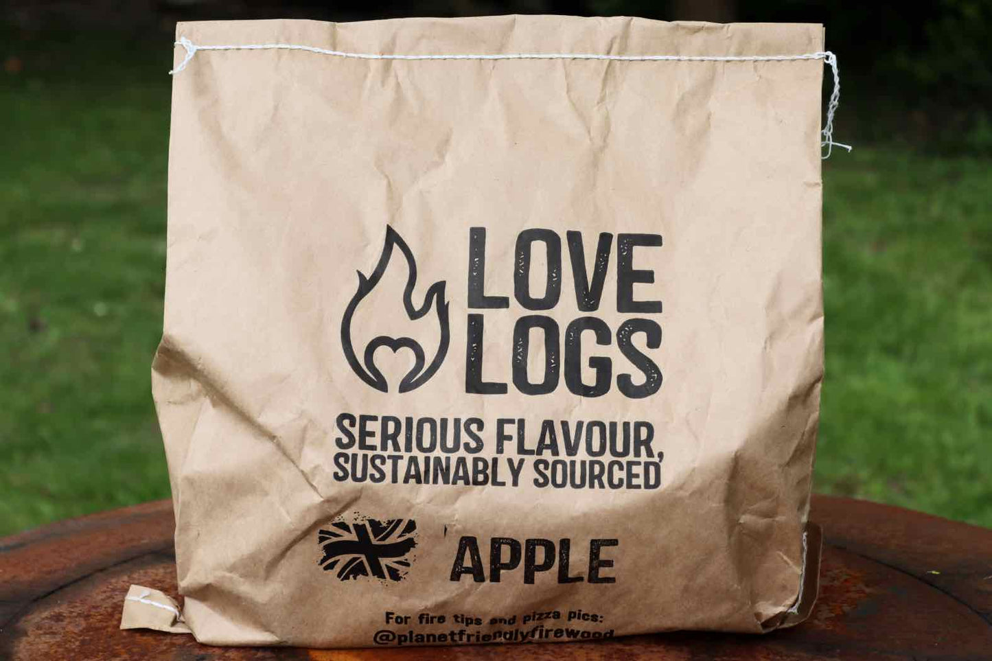 Love Logs Apple Smoking Wood Chunks Bag
