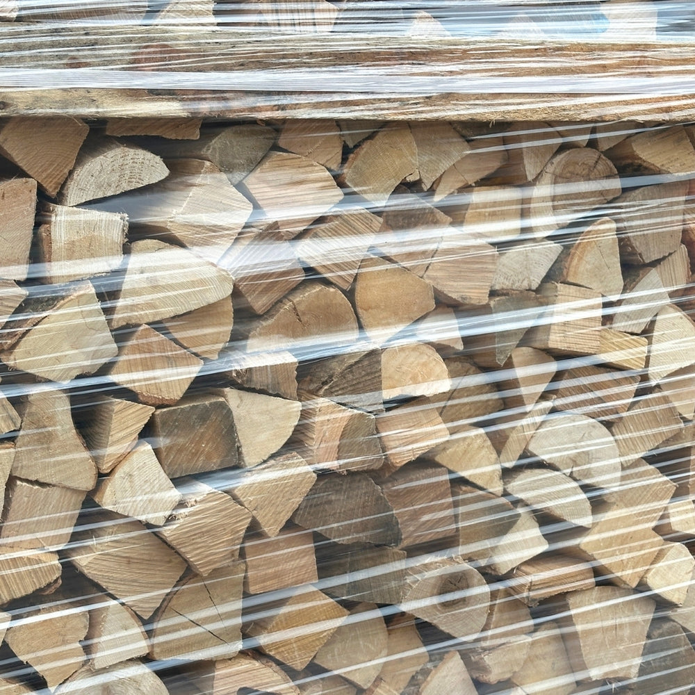 
                      
                        Middle of Crate of Ready to Burn Kiln Dried British Logs with Weather Protection
                      
                    